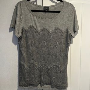 Market & Spruce Gray lace overlay tee Medium EUC